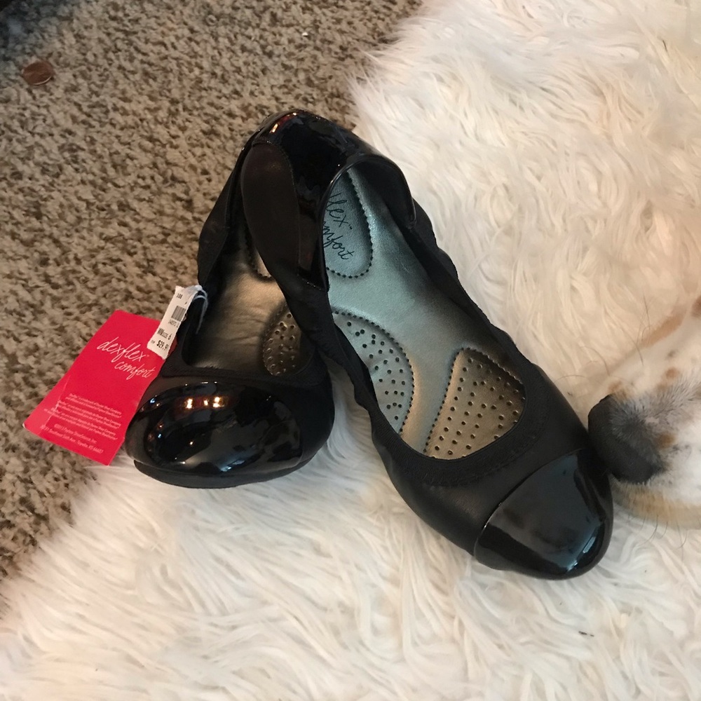 Black NWT Flats